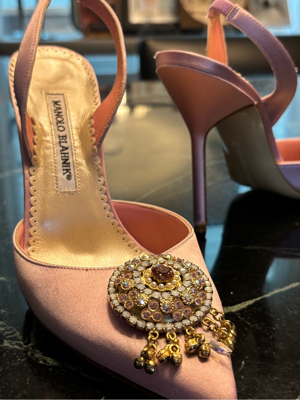 Preloved Manolo Blahnik (US 7.5 EUR38) - Picture 5 of 16